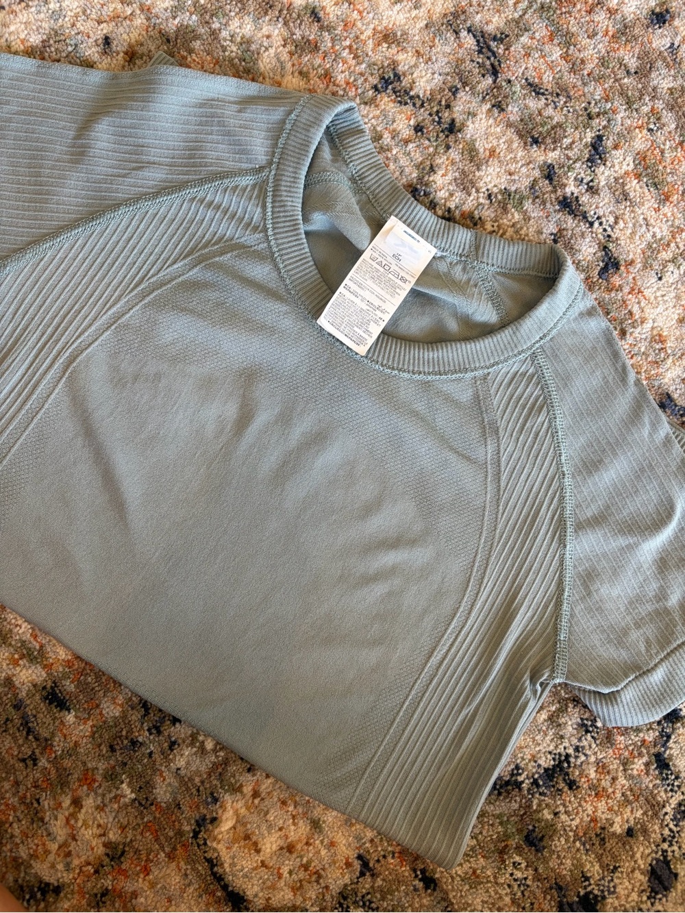 Old Navy Women’s Seamless Go-Dry Athletic Shirt XS – Moisture Wicking Active Top